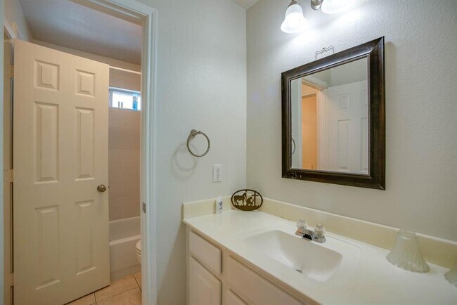 Building Photo - 2617 Black Canyon Dr