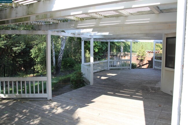 Building Photo - 4106 Quail Run Dr