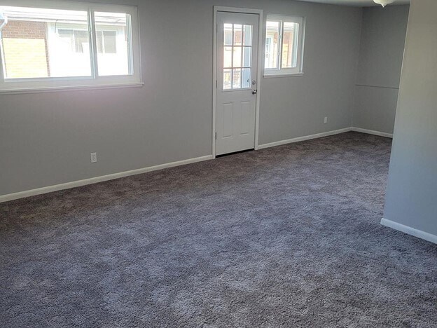 Building Photo - 115 Denrose Dr