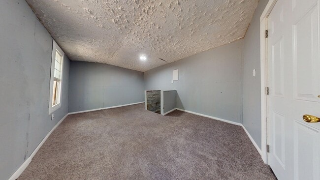 Building Photo - 3 bedroom, 1 1/2 bath in Mansfield!