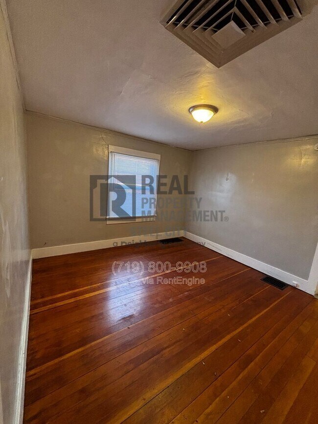 Building Photo - 1728 Carteret Ave