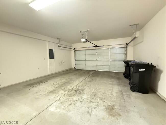 Building Photo - 2240 Shadow Canyon Dr
