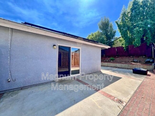 Building Photo - 27773 Moonridge Dr