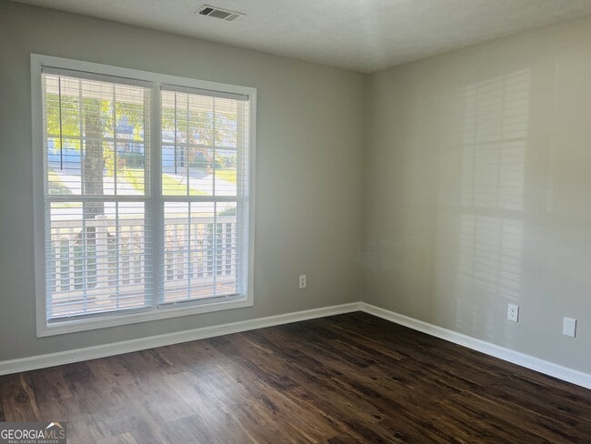 Building Photo - 313 Baileys Way