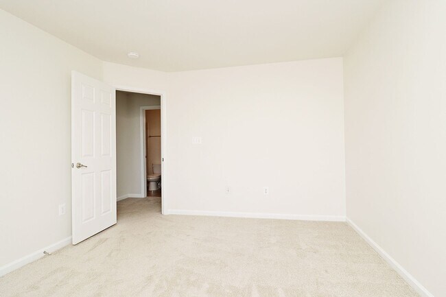 Building Photo - Pet-Friendly Holly Hill Home With Fenced Yard