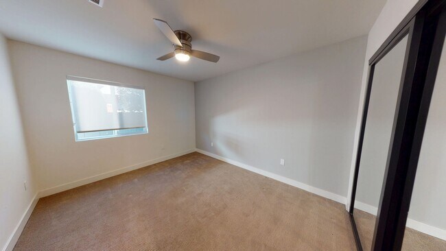 Building Photo - 3 bedroom, 2 bath house in Woodland Hills