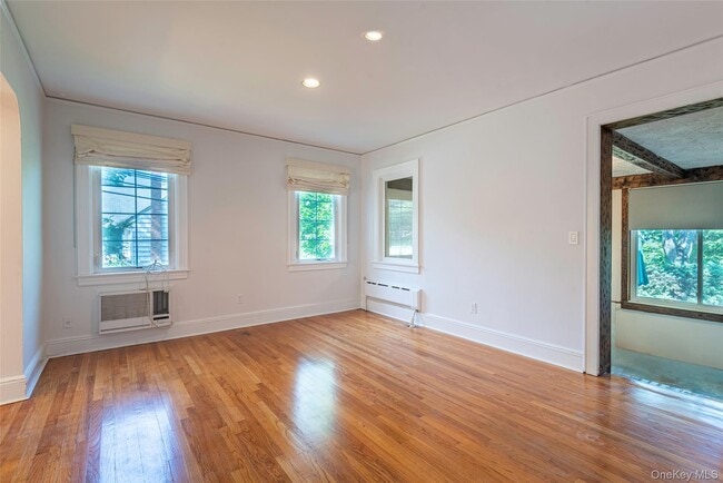 Building Photo - 11 4th Rd