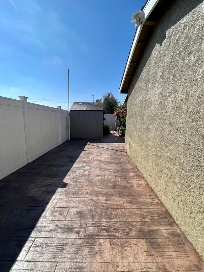 Building Photo - 7617 Prairie Mound Way