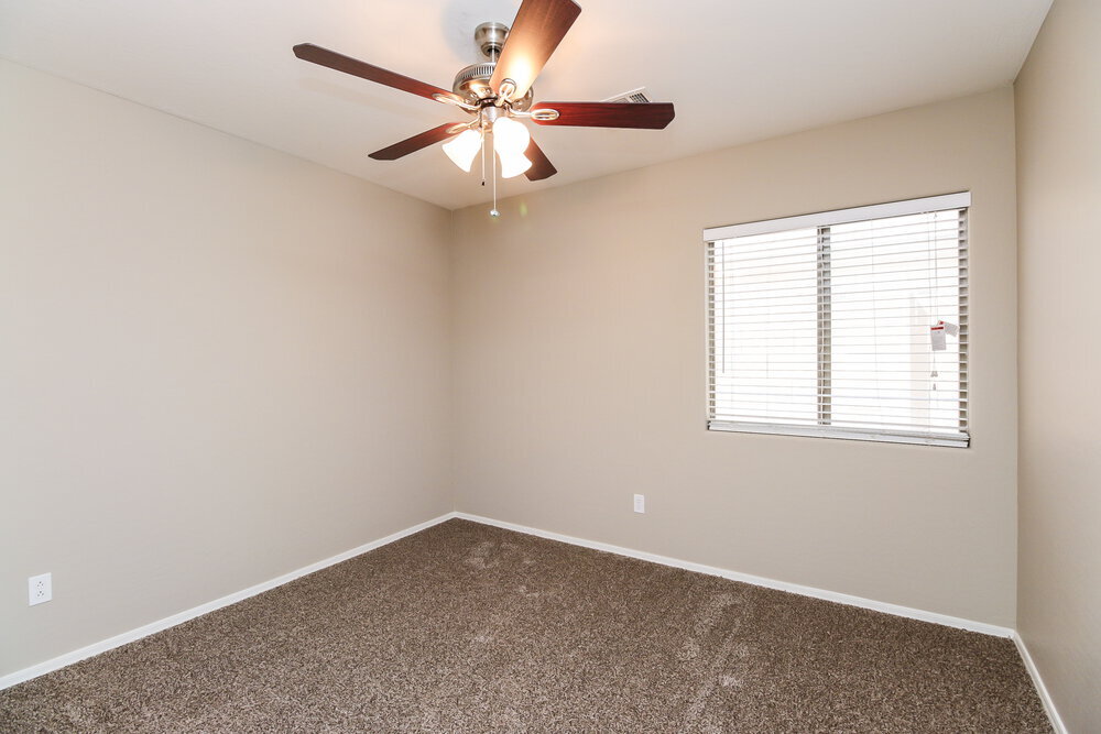 Building Photo - 3275 W Sunshine Butte Dr