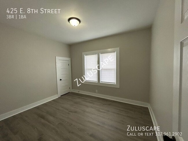 Building Photo - 425 E 8th St