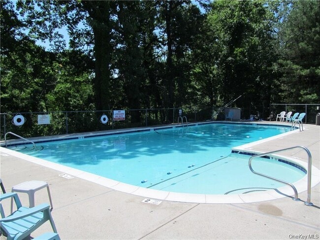 Building Photo - 330 S Central Ave