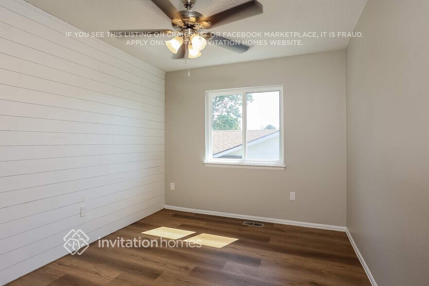 Building Photo - 4110 S Laredo Way