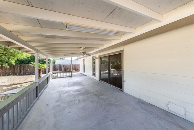 Building Photo - 9600 Gambels Quail Dr