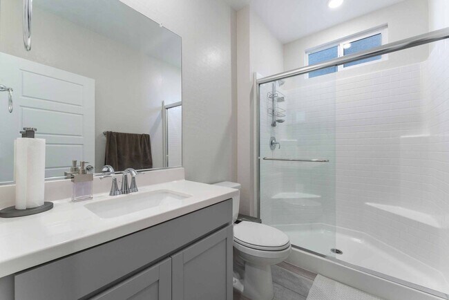 Building Photo - Modern Luxury Living: Spacious Retreat with Next-Gen Suite!