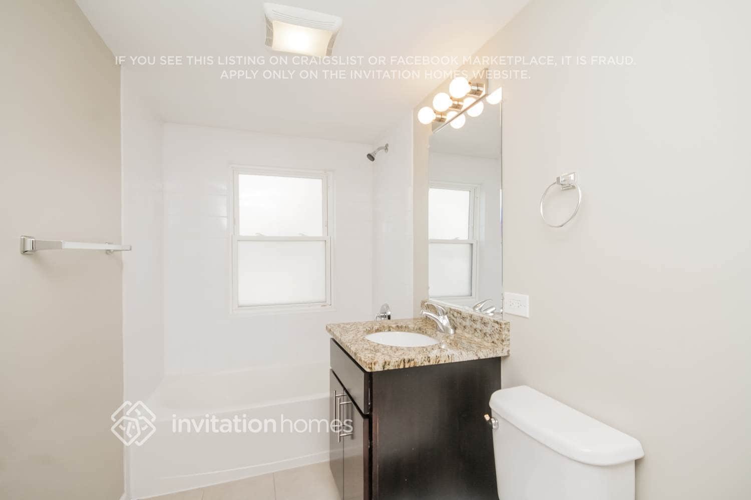 Building Photo - 5240 Lee St