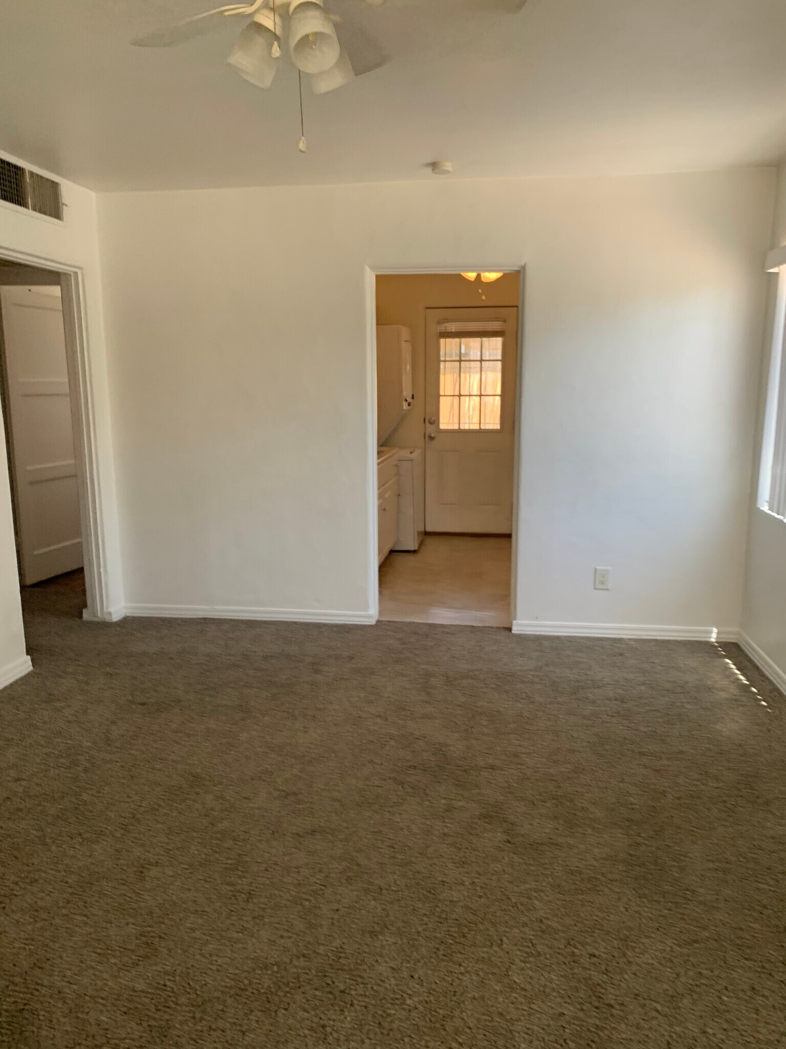 Building Photo - 1623 Thelma Ln
