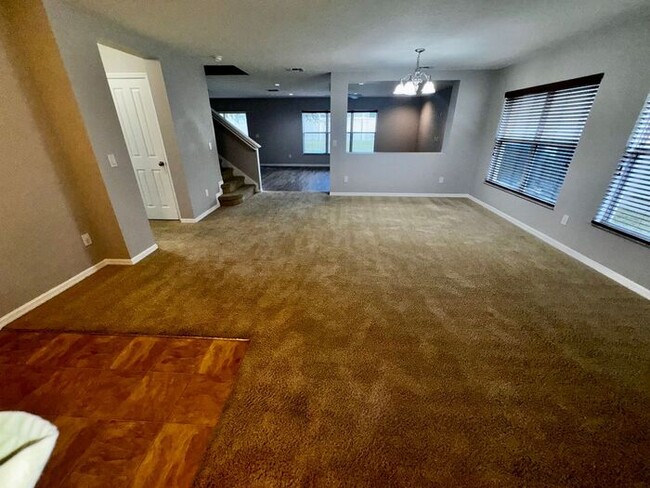 Building Photo - 3 bedroom 2.5 bath Waterford Trails Home w...