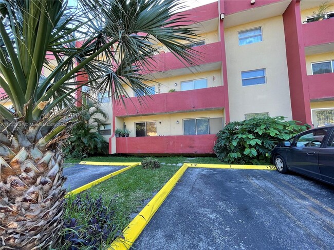 Building Photo - 4265 NW S Tamiami Canal Dr