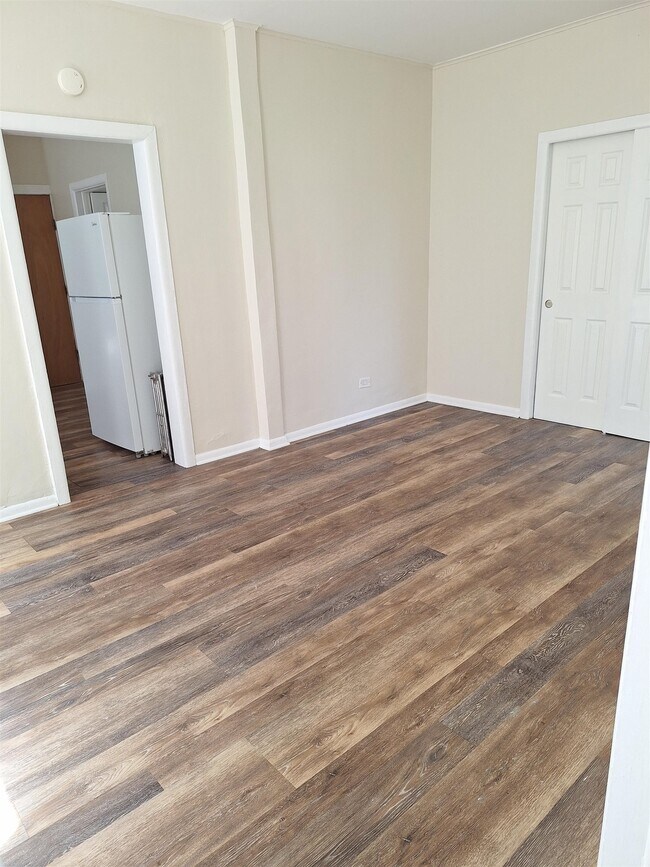 Building Photo - 589 Avenue A