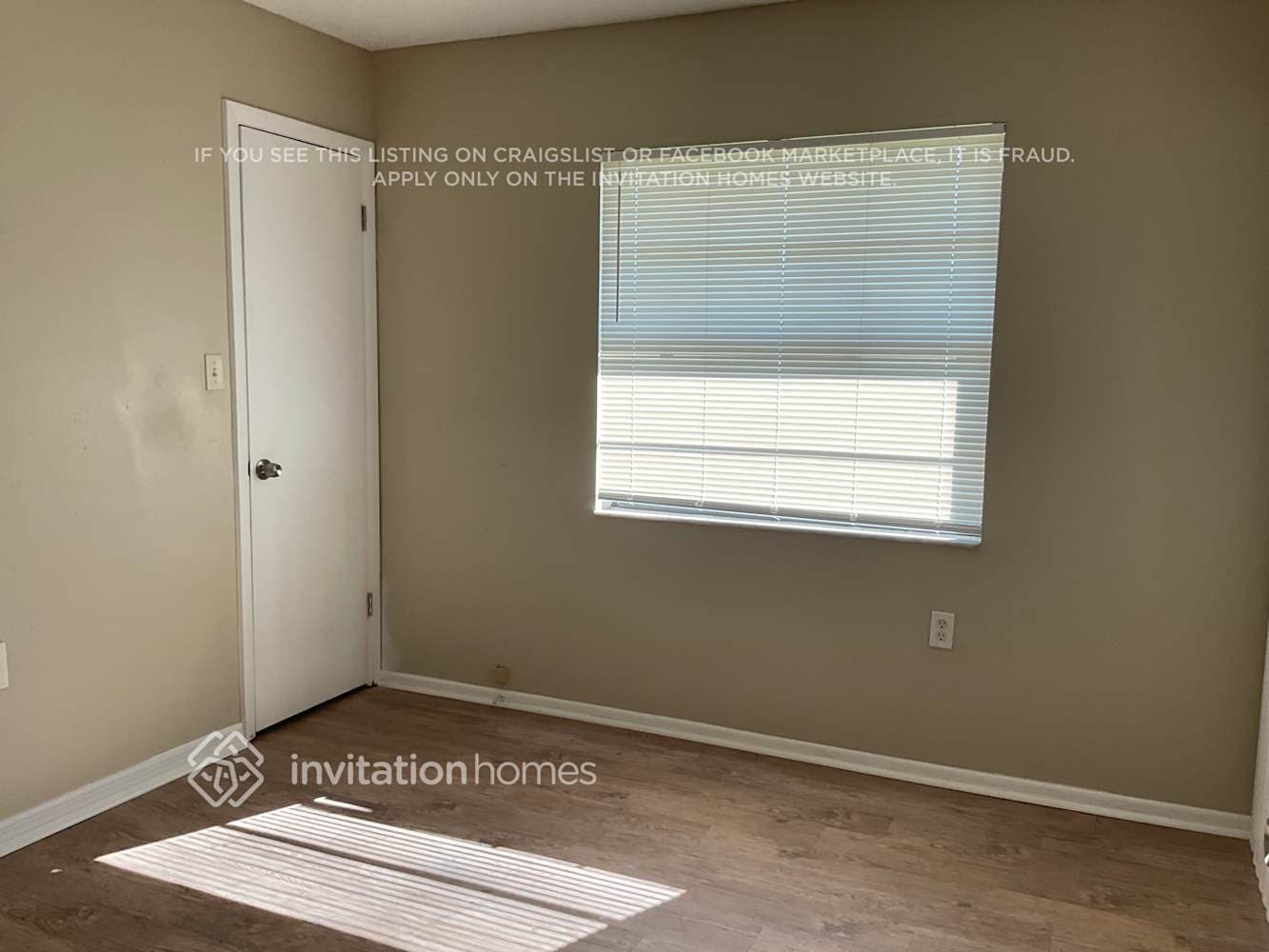 Building Photo - 1726 Lk Crst Ave