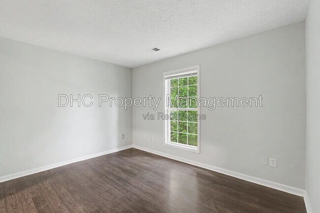 Building Photo - 1167 Hubbard St SW