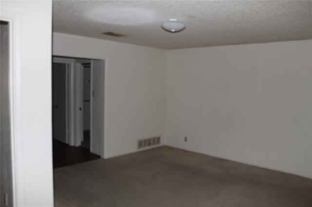 Building Photo - 2207 Canterbury Ct