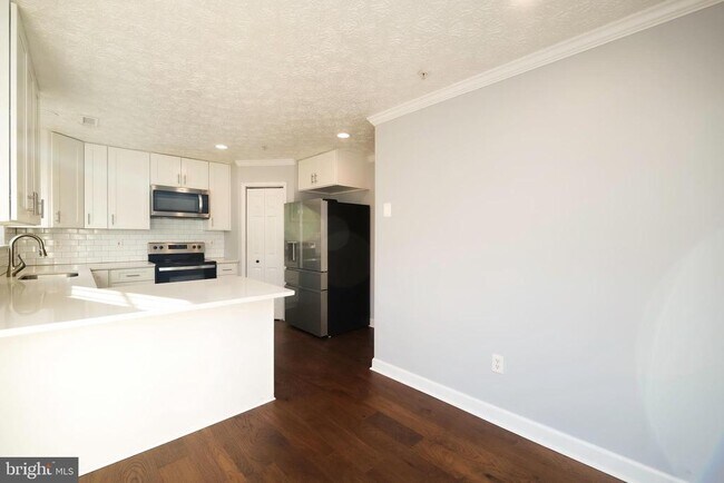 Building Photo - 3317 Hibiscus Ct