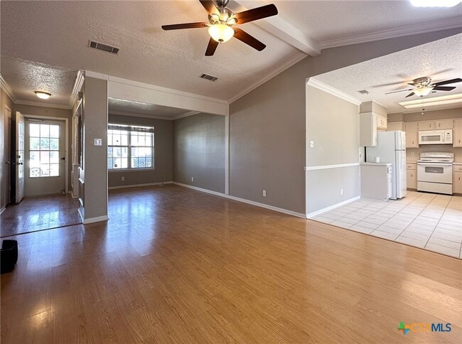 Building Photo - 1608 Becker Dr
