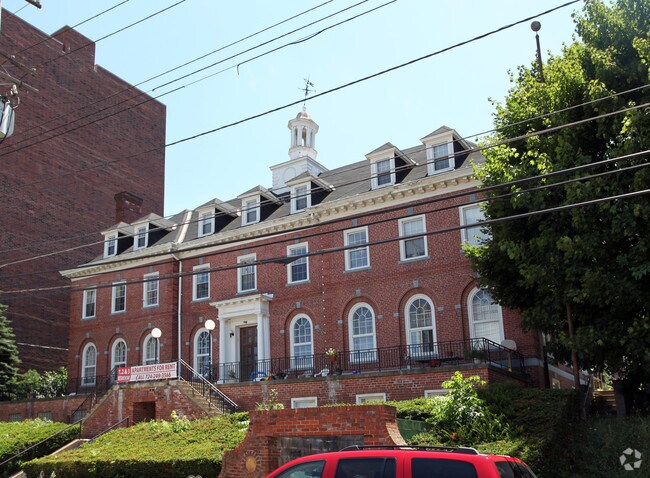 Primary Photo - Historic State Apartments