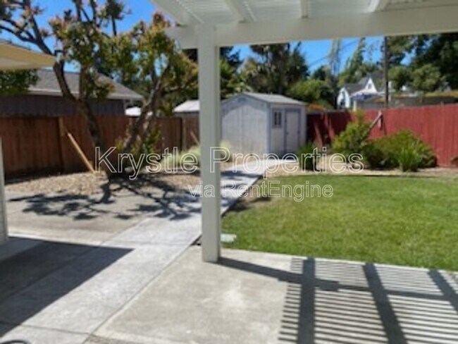 Building Photo - 1411 Mariposa St