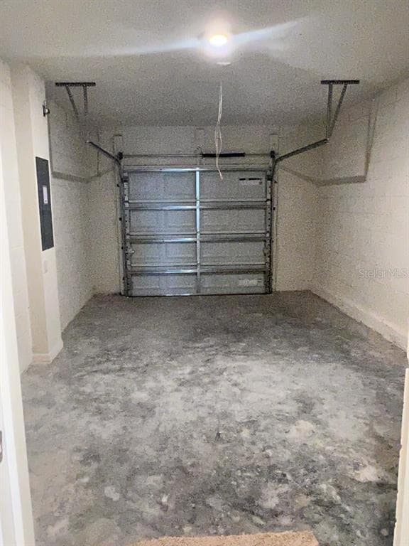 Building Photo - 1800 Red Canyon Dr