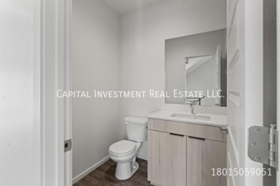 Building Photo - 1689 S W Temple St