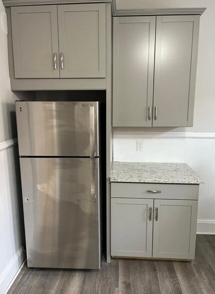 Building Photo - 1435 Marshall St NE