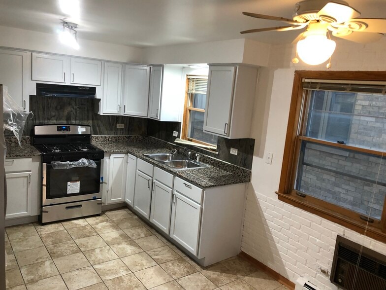 Kitchen - 2327 N 73rd Ave