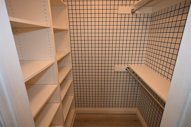 Building Photo - Beautiful Mission Viejo 5 bedroom 2.5 bathroom plus den home