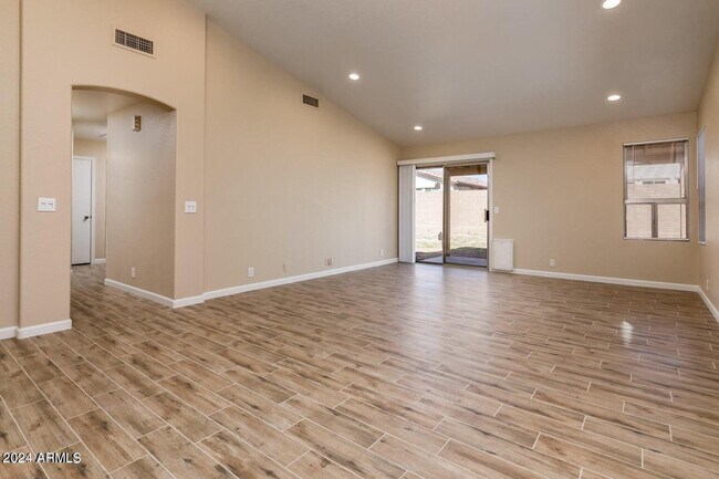 Building Photo - 8564 W Ocotillo Rd