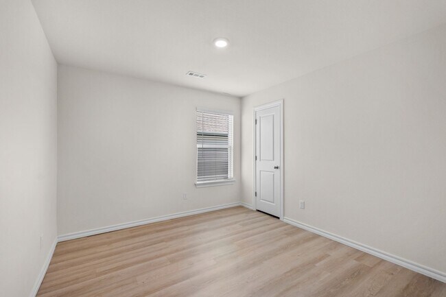 Building Photo - Beautiful, Brand New 4/2 in Gentry!
