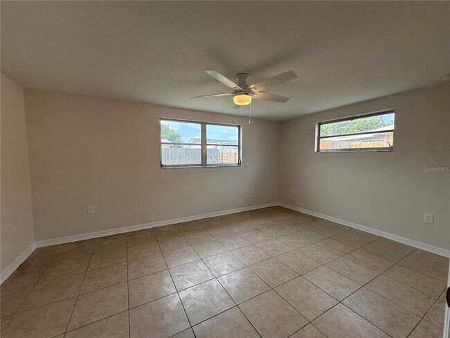 Building Photo - 5241 Sparrow Dr