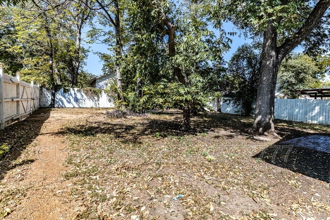 Building Photo - 139 Hansford St