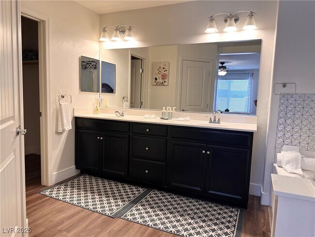 Building Photo - 5630 Aspen Heights Dr