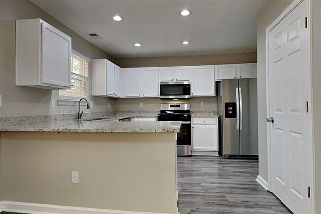 Building Photo - 578 Arbor Ridge Dr