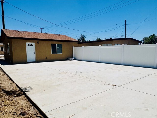 Building Photo - 134 E Cluster St