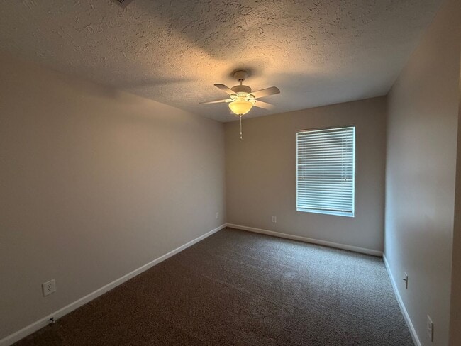 Building Photo - 3 Bed 2.5 Bath Townhome in Brentwood