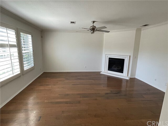 Building Photo - 1757 E Flora St