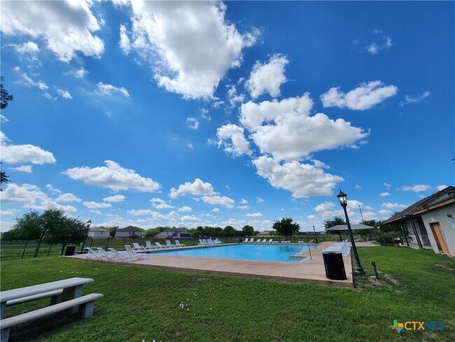 Building Photo - 249 Val Verde Dr