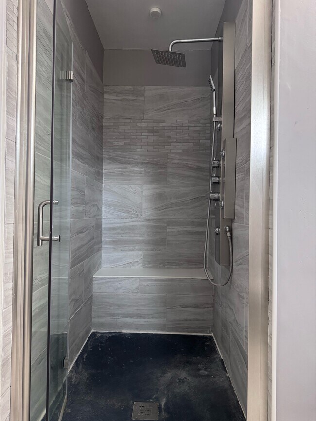 Building Photo - 20502 Cleveland St