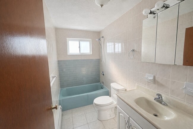 Building Photo - 116 Tileston St