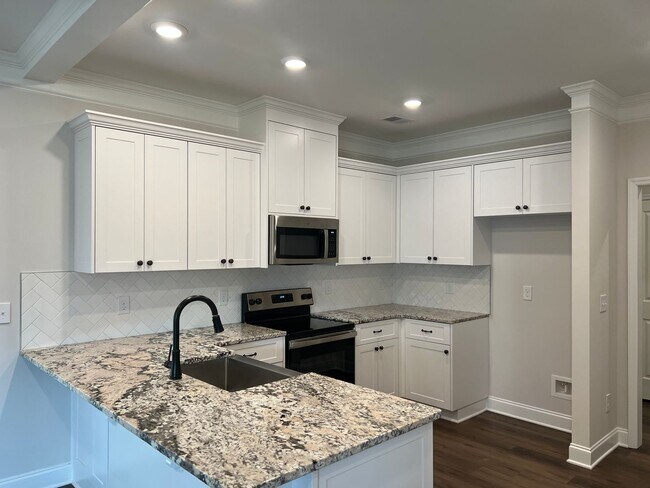 Building Photo - *** COMING SOON! *** Exquisite Rental Home Features 4 Beds, 2.5 Baths in John's Landing!
