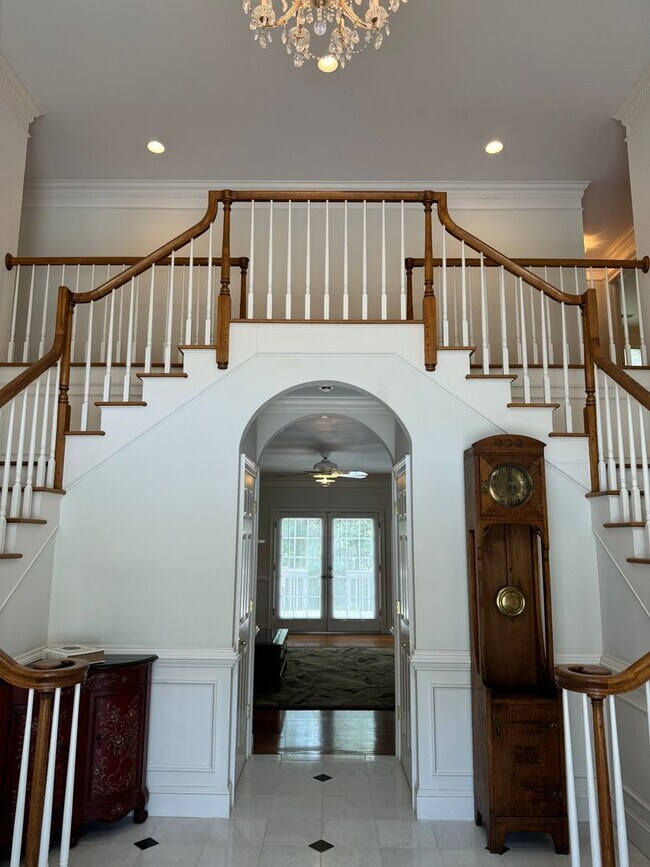 Building Photo - A MUST see off Pelham Road!