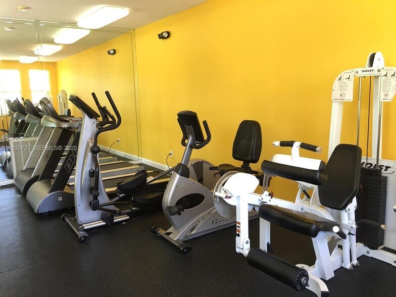 Building Photo - 891 Cypress Park Way